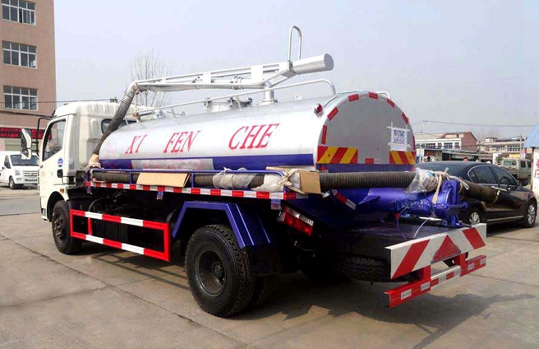 東風(fēng)大多利卡8方吸糞車圖片