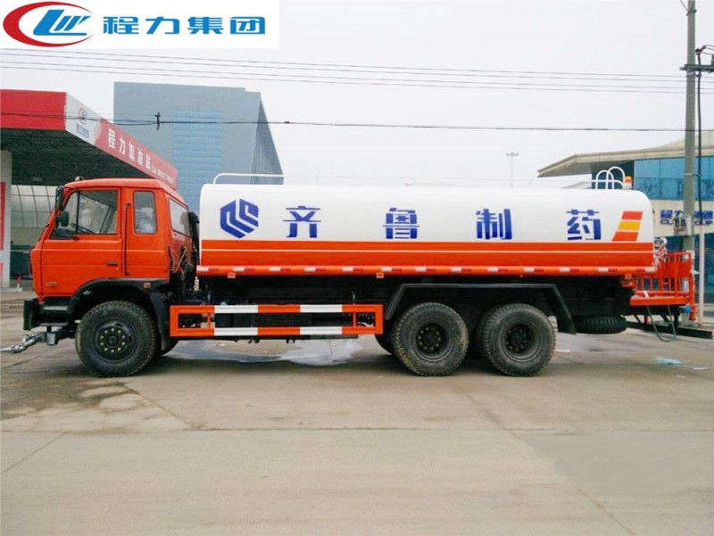 東風153后八輪灑水車（18-22方）