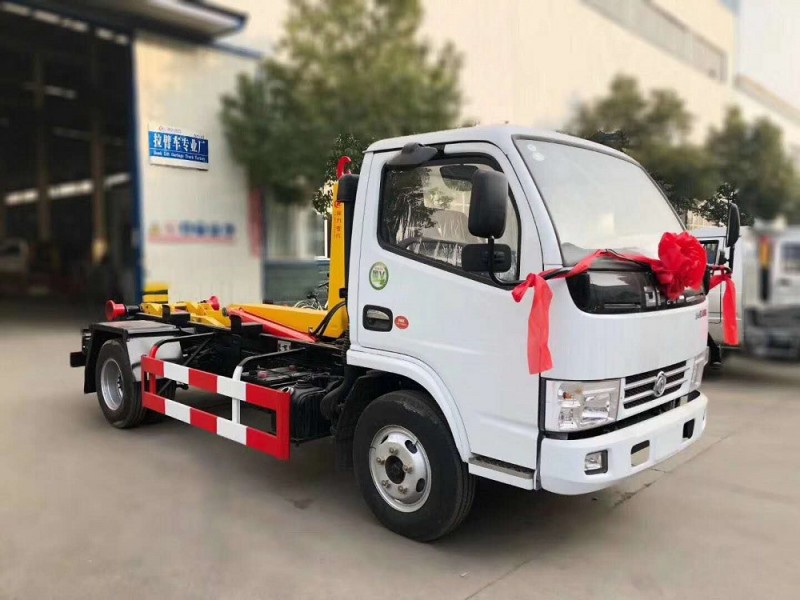 東風多利卡5方勾臂垃圾車