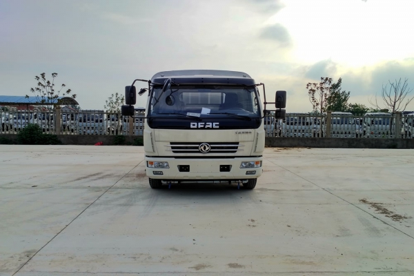 東風大多利卡抑塵車(方形6.5噸、30-50米霧炮、單排駕駛室)