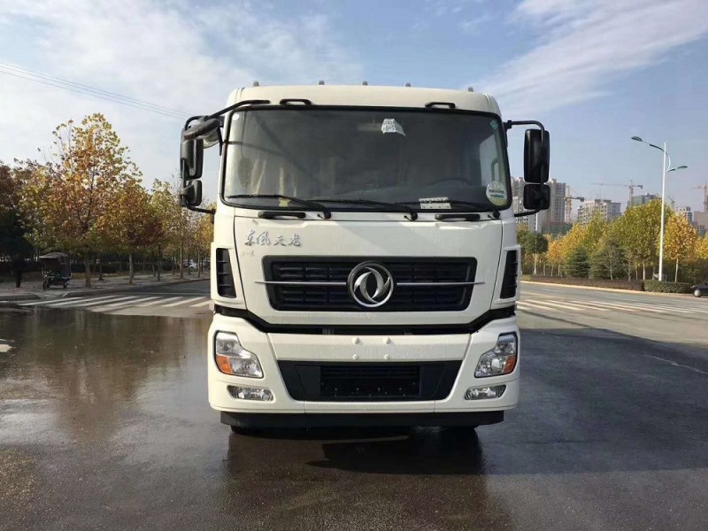 東風(fēng)天龍后雙橋22方洗掃車(chē)
