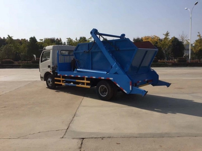 東風(fēng)大多利卡8方擺臂垃圾車(chē)
