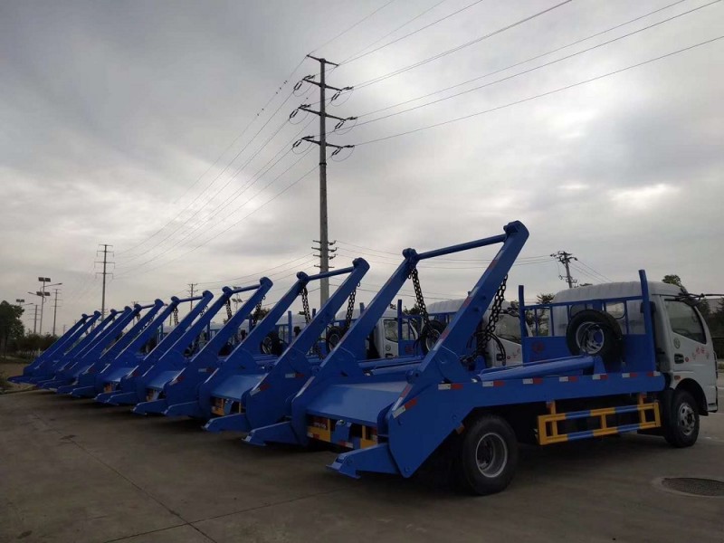 東風(fēng)大多利卡8方擺臂垃圾車(chē)