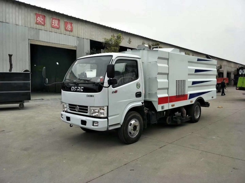 東風(fēng)小多利卡5方吸塵車(chē)