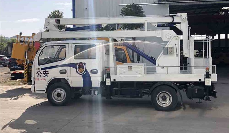 東風多利卡雙排12米藍牌高空作業車圖片