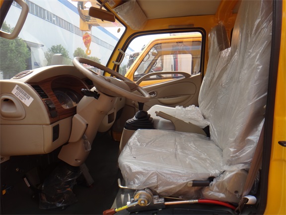 東風(fēng)雙排座8-10米平臺(tái)升降高空作業(yè)車圖片