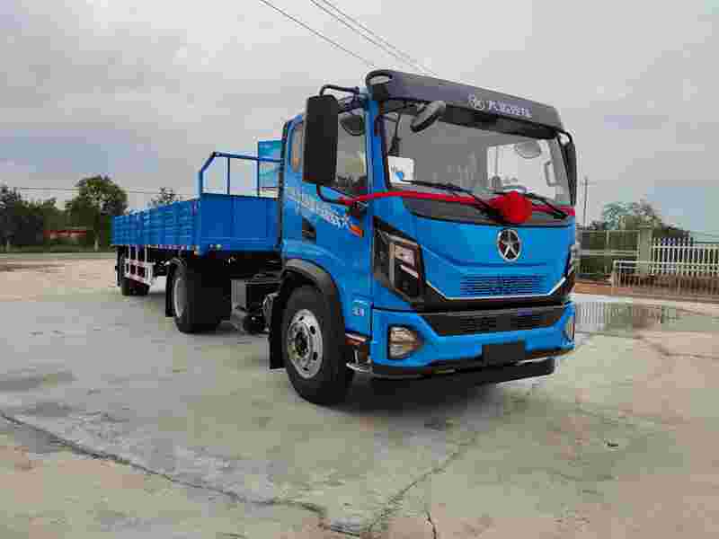 大運半掛教練車